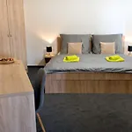 Elvíra V Soukromém