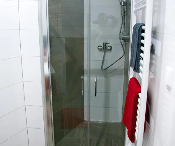 Elvira V Soukromem Apartment